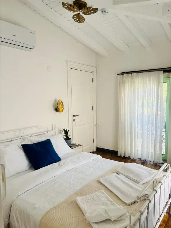 Deluxe Oda,Bahçe veya Sokak Manzaralı,1. Kat