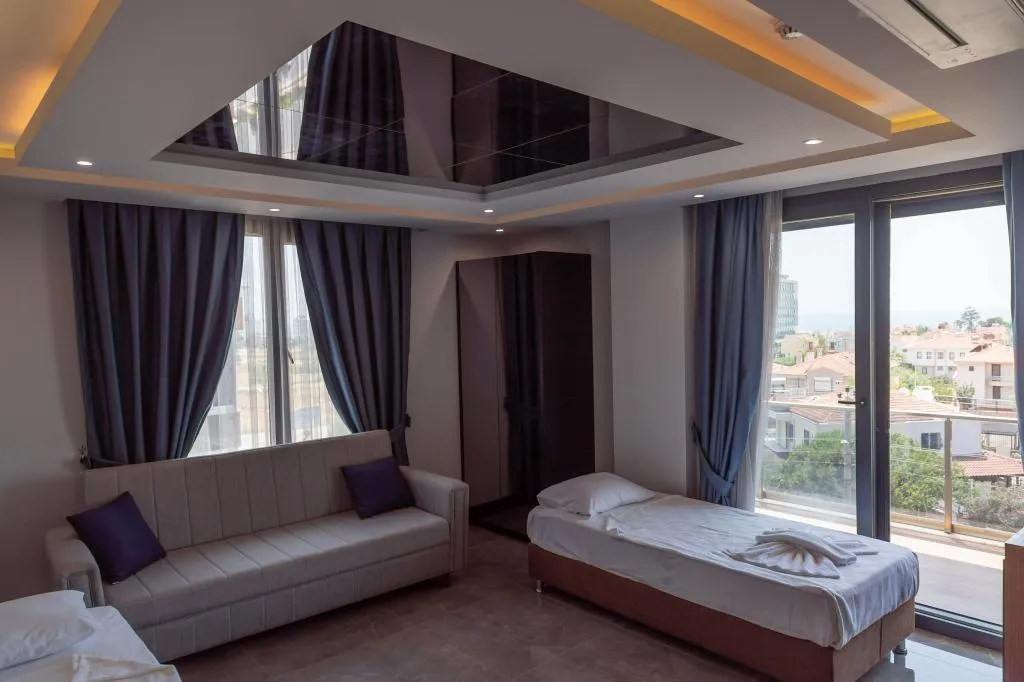 Suite Oda - 3 Kişilik,Deniz ve Doğa Manzaralı,Balkonlu