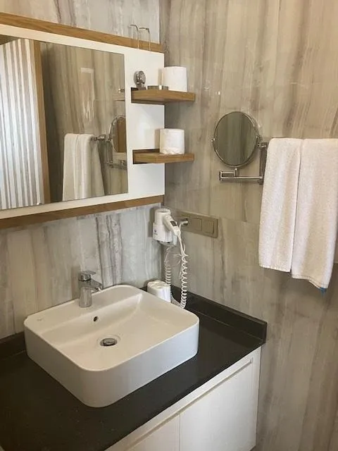 Aile Odası,Kara veya Havuz Manzaralı,Balkonlu