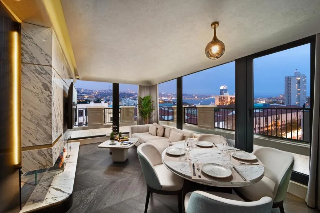 Penthouse, Deniz Manzaralı, Balkonlu, 