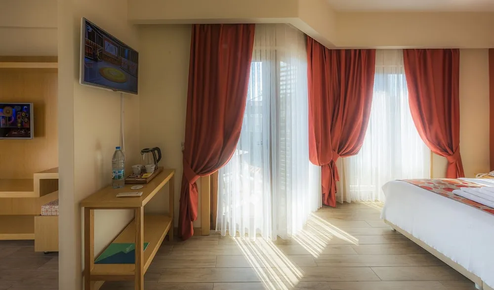 Deluxe Tek Büyük Yataklı Oda, 1 Büyük (Queen) Boy Yatak, Deniz Manzaralı