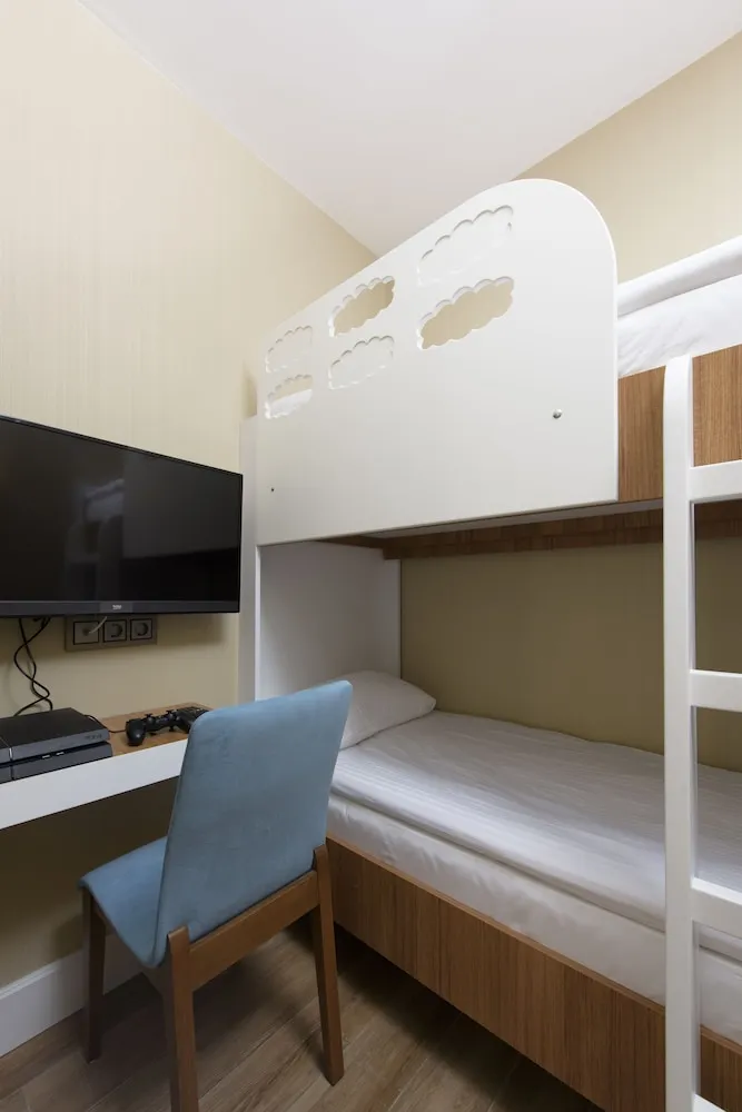 Family Oda (Bunk bed)