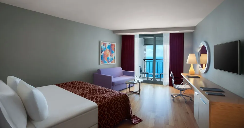 Grand Deluxe Room with Sea View
