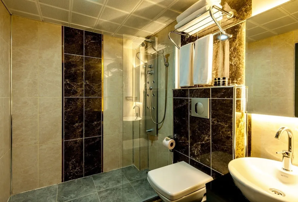 Deluxe Two-Bedroom Suite