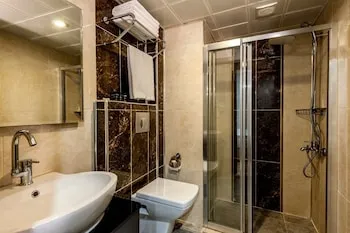 A Palace Hotel & Suites
