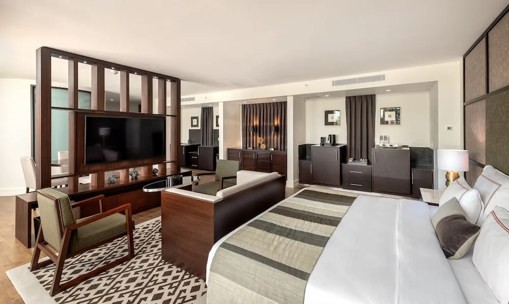 The Boulevard Suite