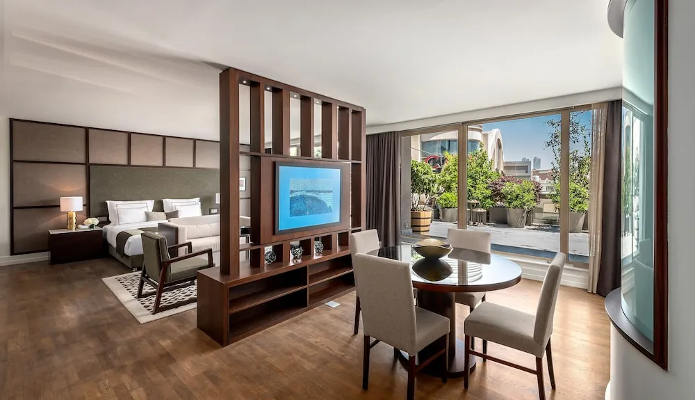 The Boulevard Suite