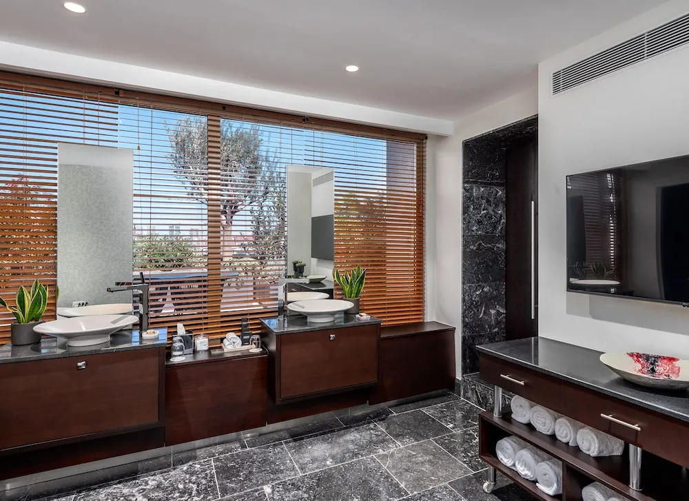The Boulevard Suite