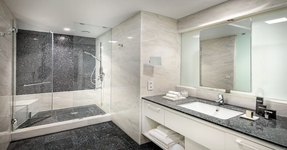 Atrium King Room