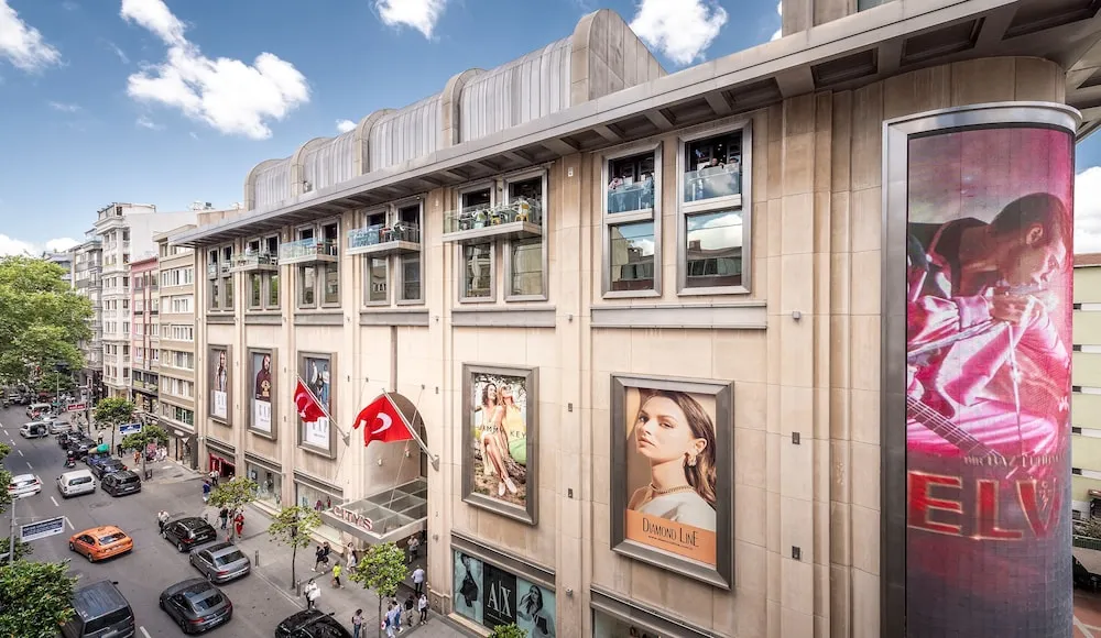 Deluxe Tek Büyük Yataklı Oda