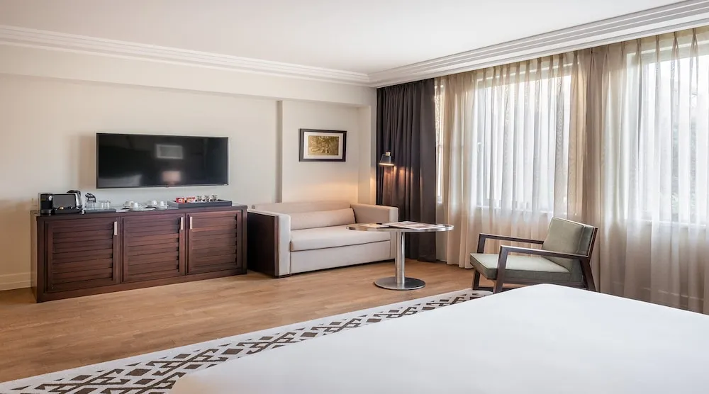 Grand Superior Room