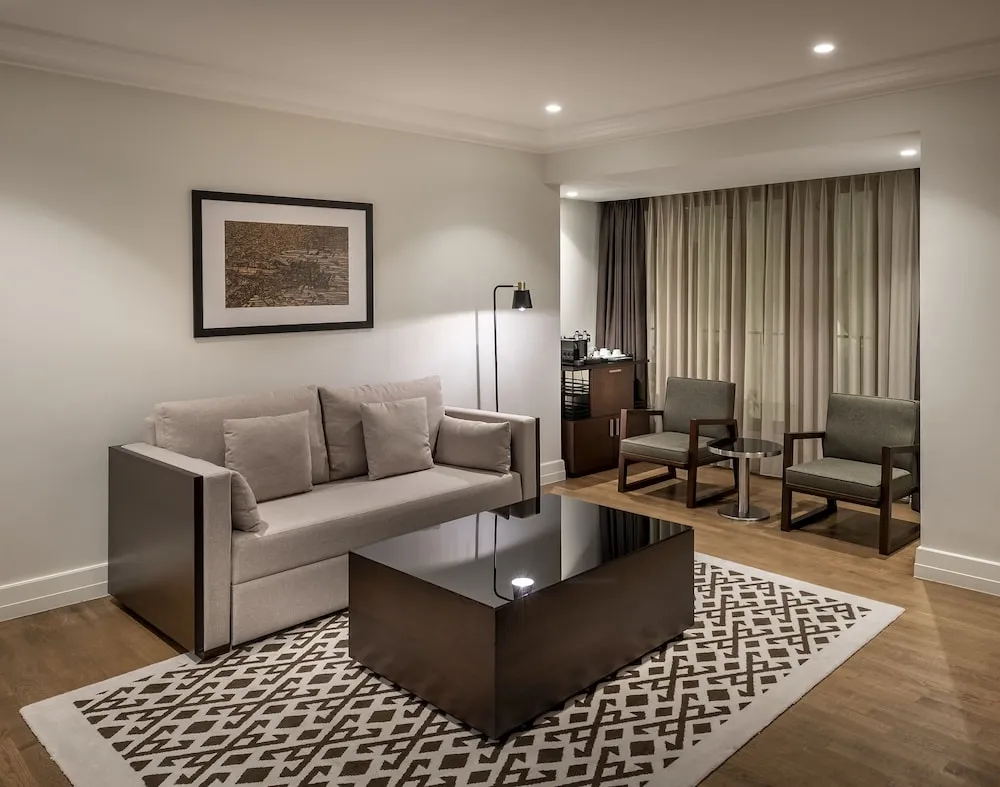 Atrium Suite