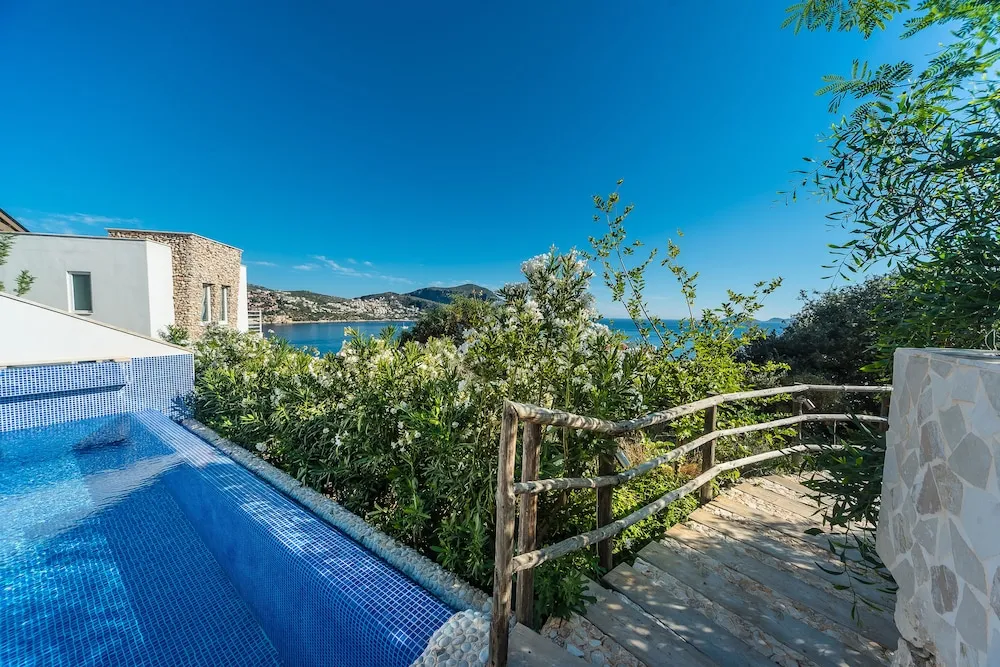 The Lofts - Private Pool Suites