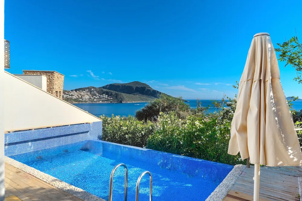 The Lofts - Private Pool Suites