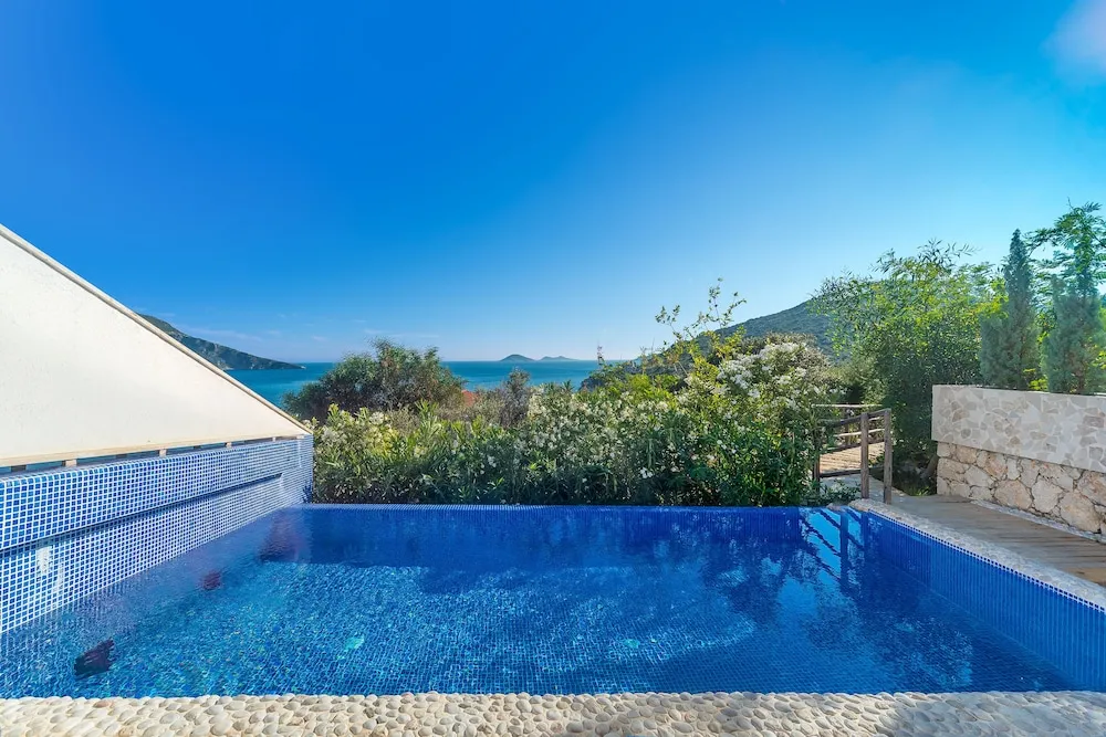 The Lofts - Private Pool Suites