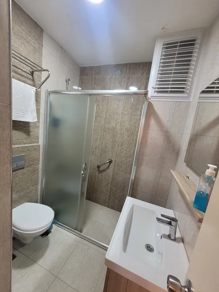 Standard Tek Büyük Yataklı Oda, 1 Yatak Odası, Kısmi Deniz Manzaralı