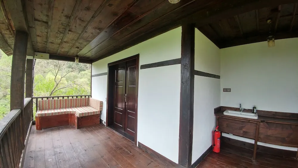 Hunting Mansion