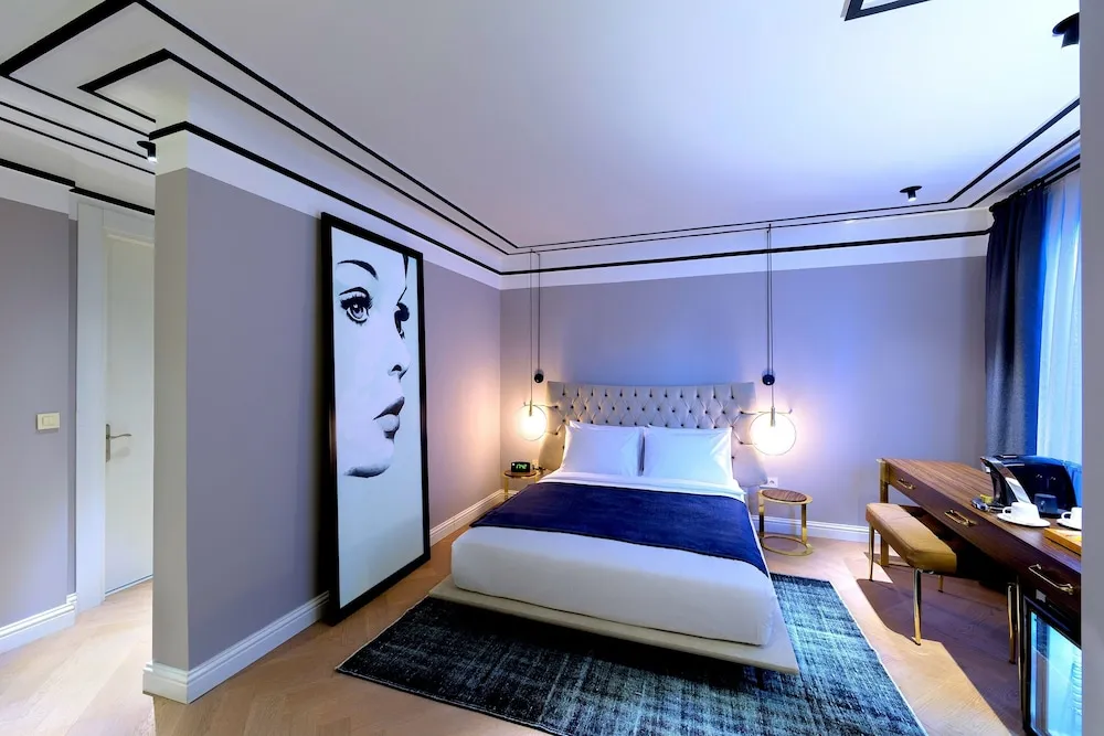 Deluxe Tek Büyük Yataklı Oda