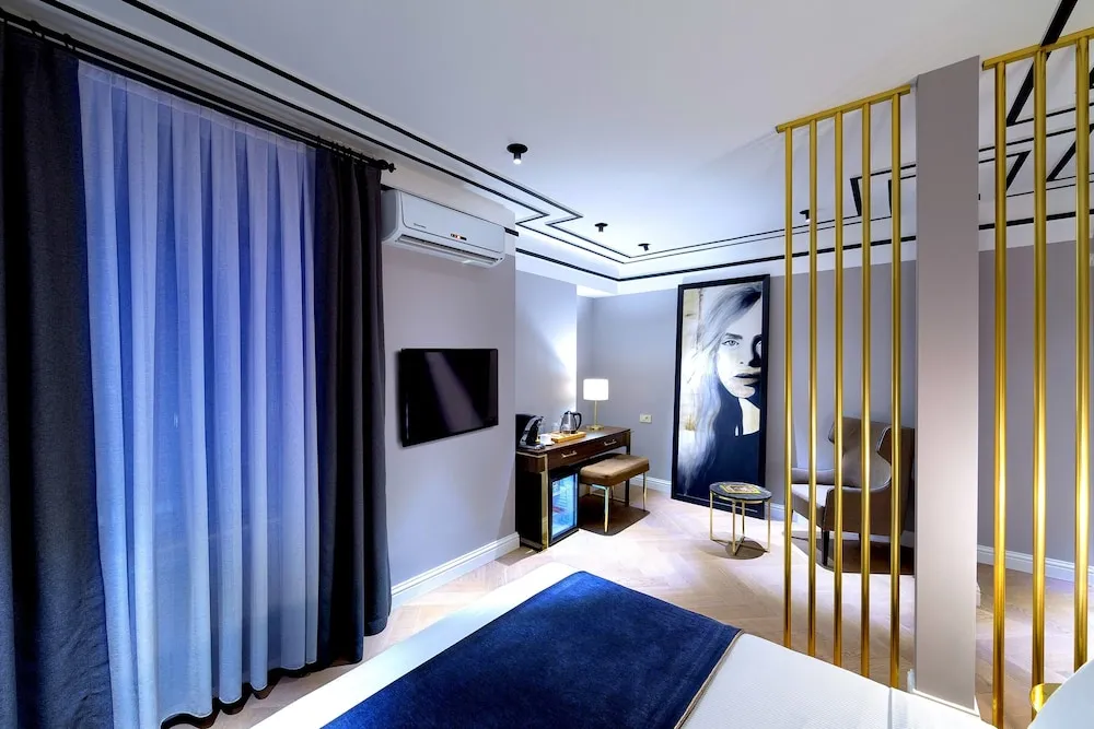 Deluxe Üç Kişilik Oda (with Extra Bed)