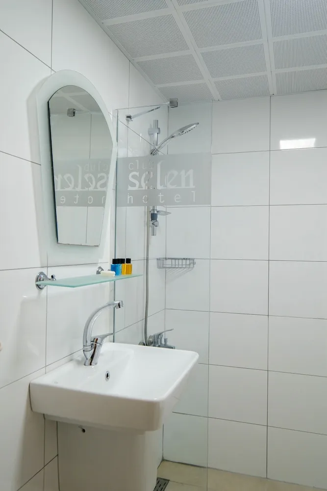 Standard Tek Büyük veya İki Ayrı Yataklı Oda