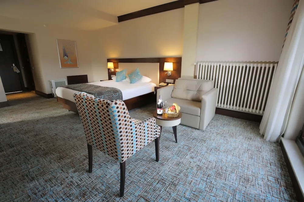 Standard Double or Twin Room, Lake View