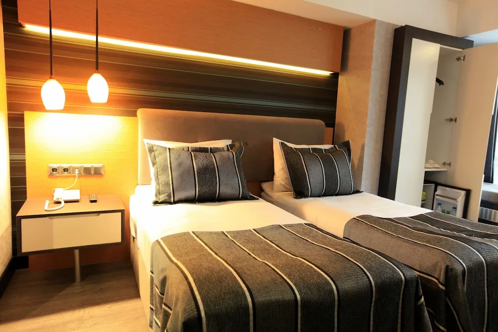Deluxe Tek Büyük Yataklı Oda