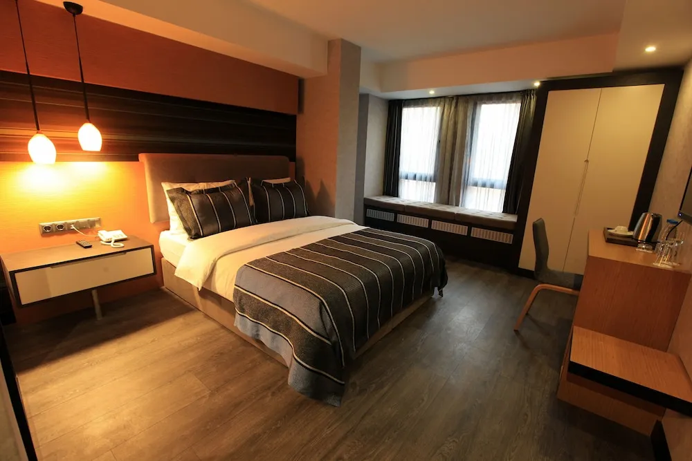 Deluxe Tek Büyük Yataklı Oda