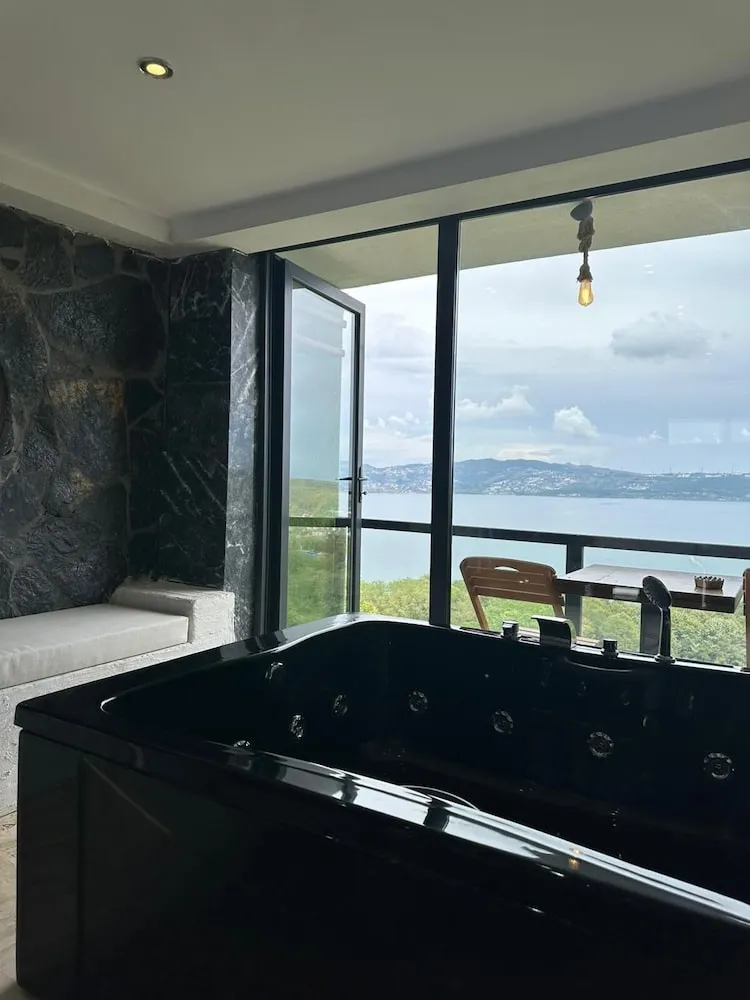 Standard Room with Jacuzzi and Balcony