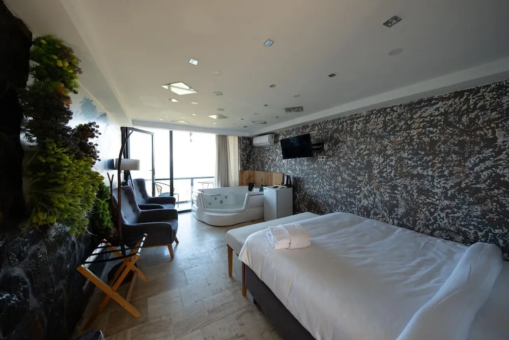 Standard Room with Jacuzzi and Balcony