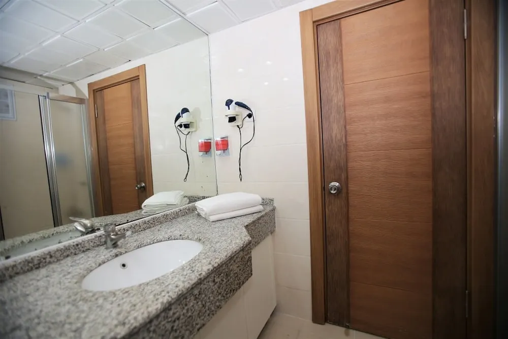 Standard Tek Büyük veya İki Ayrı Yataklı Oda, Deniz Manzaralı