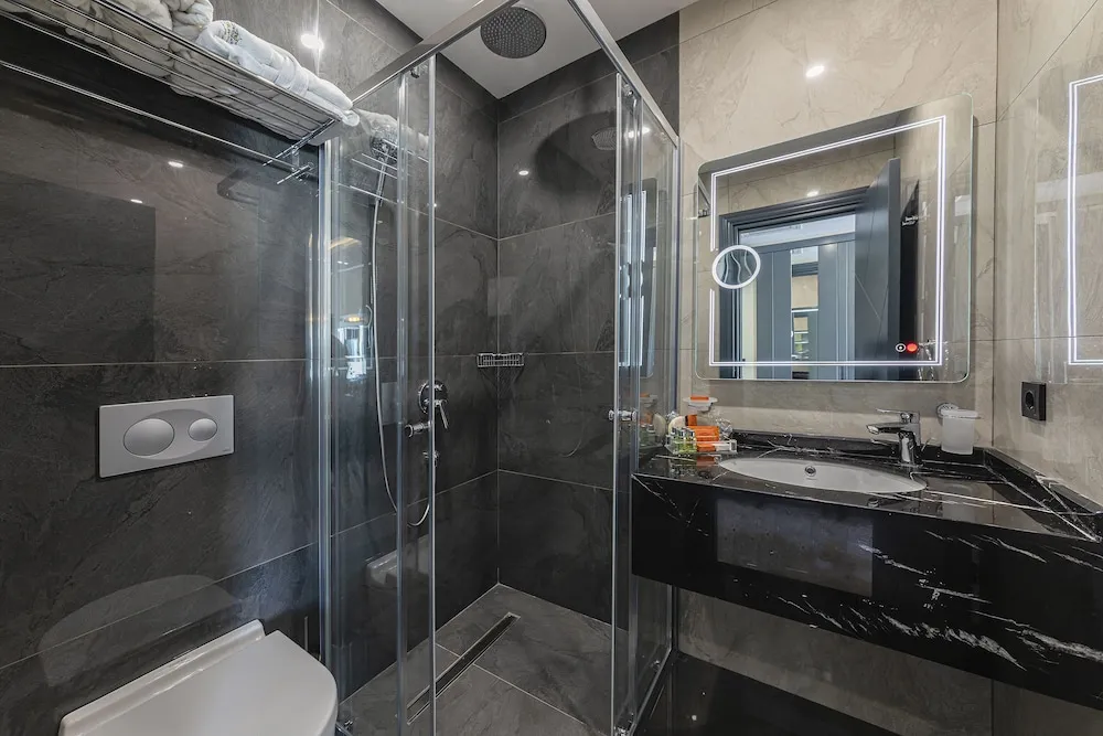 Magnaura Palace Suite, With Jacuzzi and Large Terrace