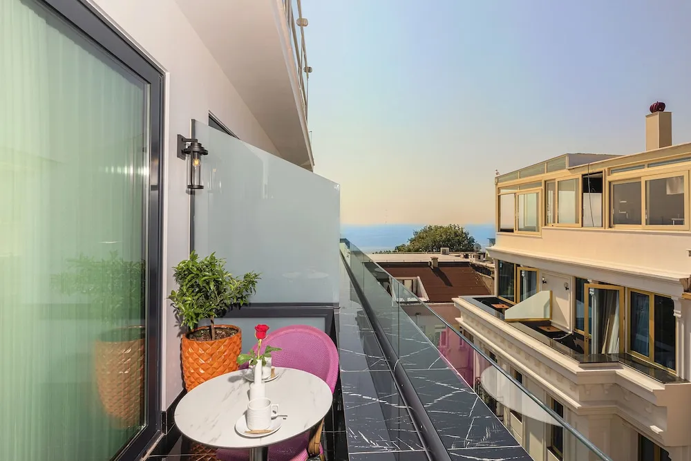 Superior Room with Terrace Sea View