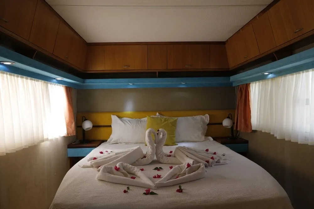 Romantic Karavan, 1 Çift Kişilik Yatak ve Çekyat