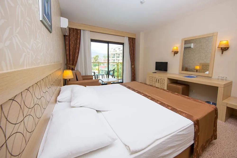 Standard Üç Kişilik Oda, Balkon