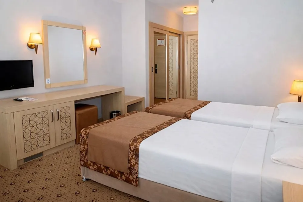 Standard Tek Büyük veya İki Ayrı Yataklı Oda, Balkon