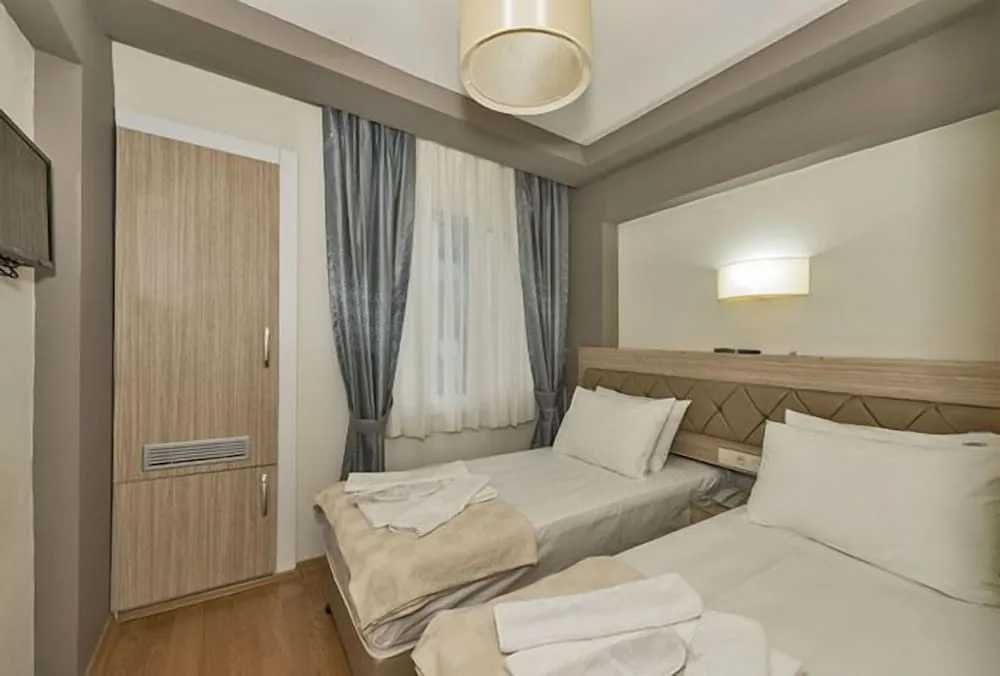 Standard Tek Büyük veya İki Ayrı Yataklı Oda