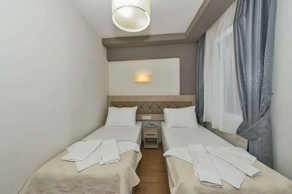 Standard Tek Büyük veya İki Ayrı Yataklı Oda