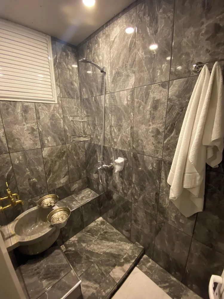 Three Bedroom Apartment - Annex Building
