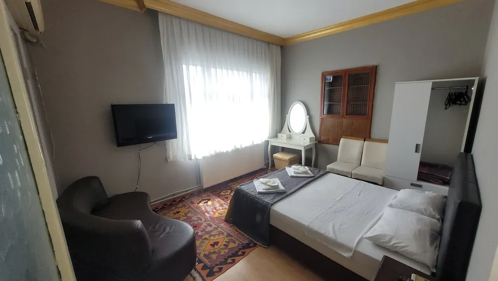Three Bedroom Apartment - Annex Building