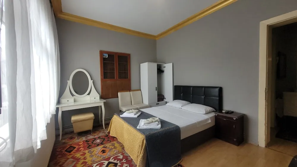 Three Bedroom Apartment - Annex Building