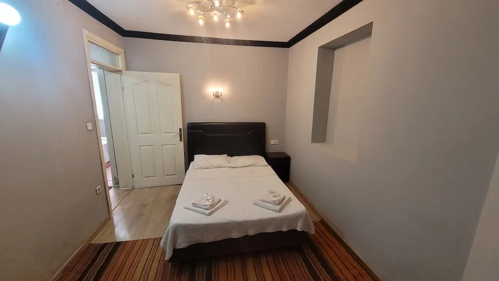 Annex Apartment (Basement)