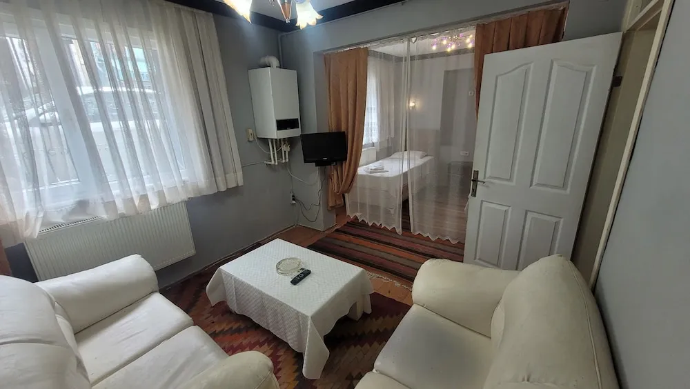 Annex Apartment (Basement)