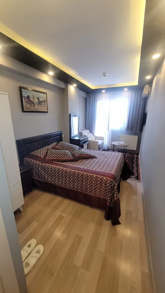 STANDARD DOUBLE ROOM