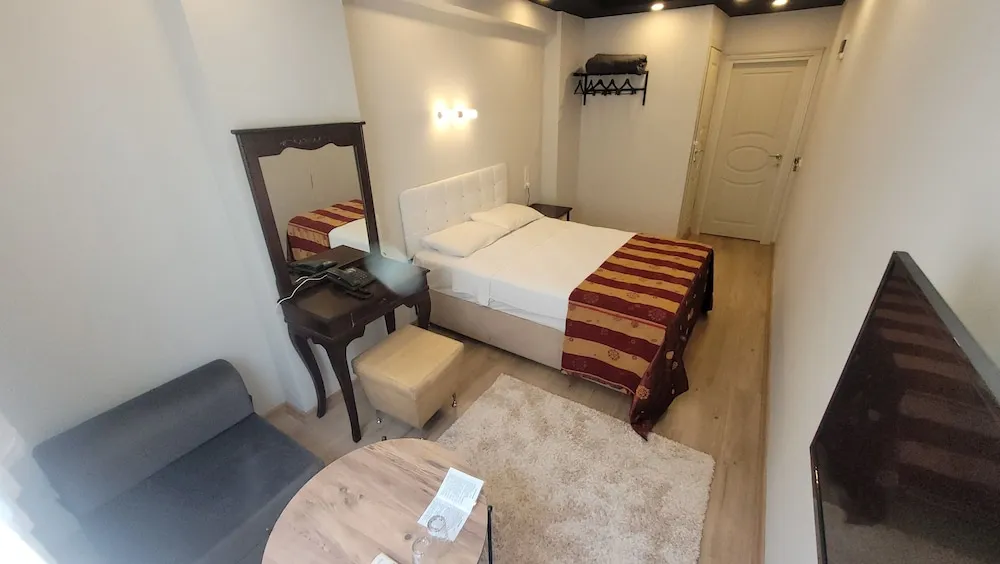 STANDARD DOUBLE ROOM