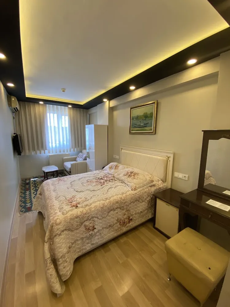 STANDARD DOUBLE ROOM