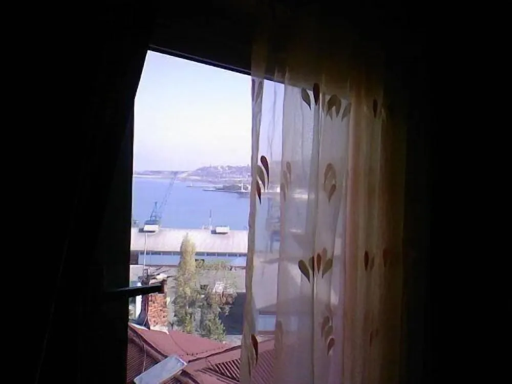 Üç Kişilik Oda