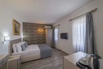 Queen Boutique Hotel