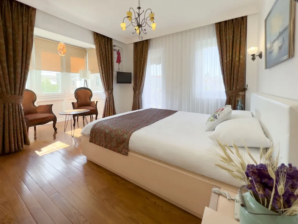 Cift Kisilik Oda - Cumbali ve Fransiz Balkonlu