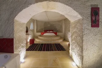 My Cave Suites