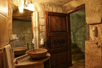 Kemerhan Cave Suite